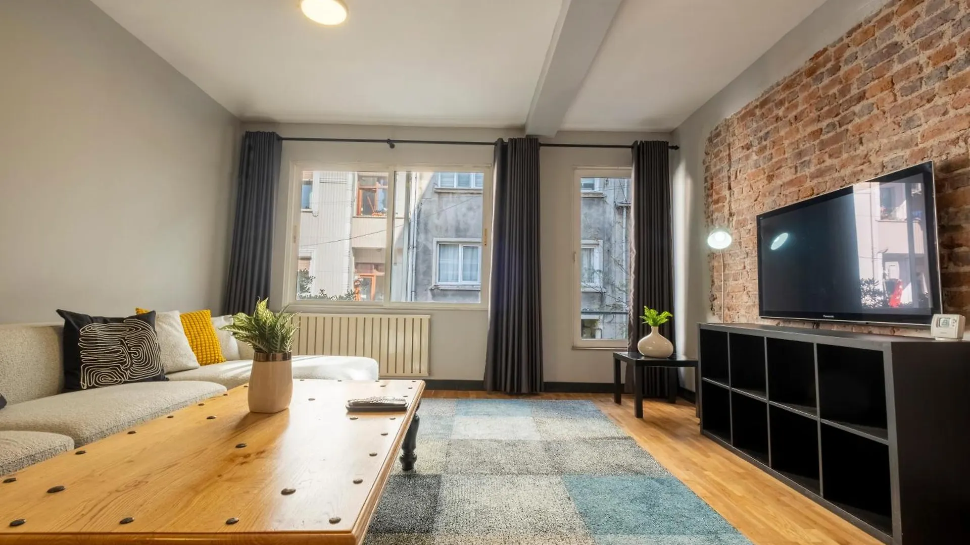 Fourlex Single Detached House - 2 Bathrooms - Central Location - Private Terrace Istanbul 0*,
