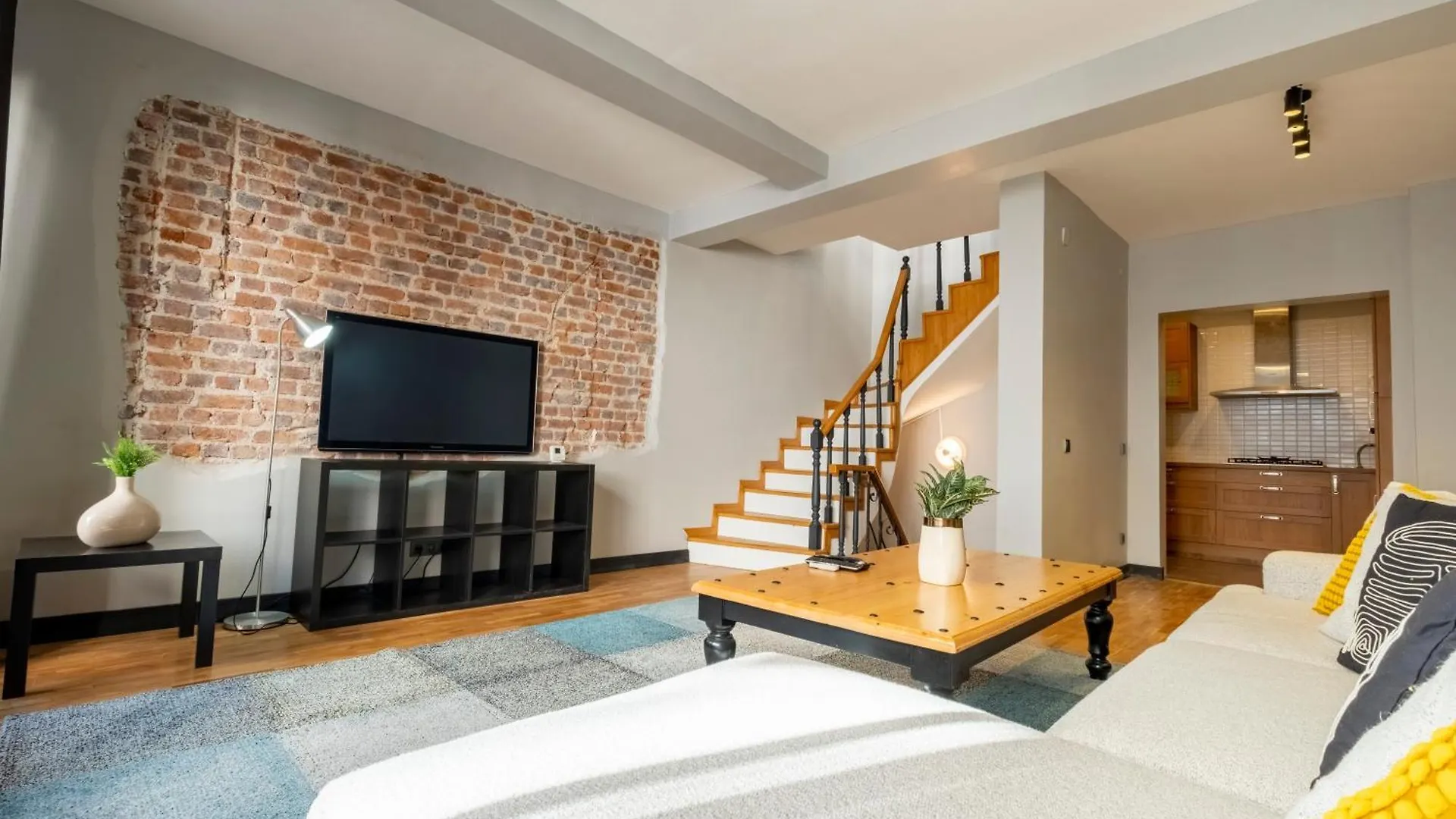 Fourlex Single Detached House - 2 Bathrooms - Central Location - Private Terrace Istanbul 0*,  Turkiet