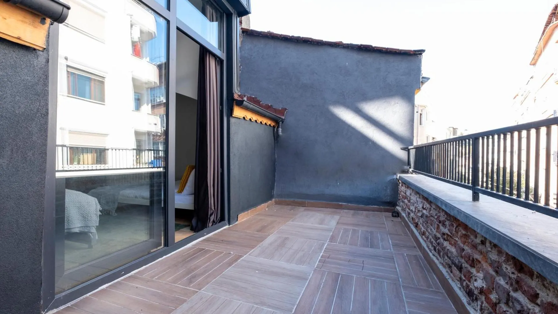 Fourlex Single Detached House - 2 Bathrooms - Central Location - Private Terrace Istanbul Villa