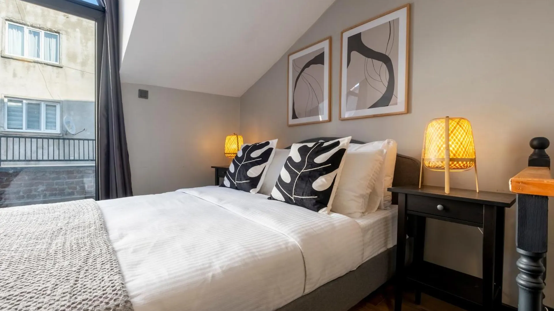 Fourlex Single Detached House - 2 Bathrooms - Central Location - Private Terrace Istanbul
