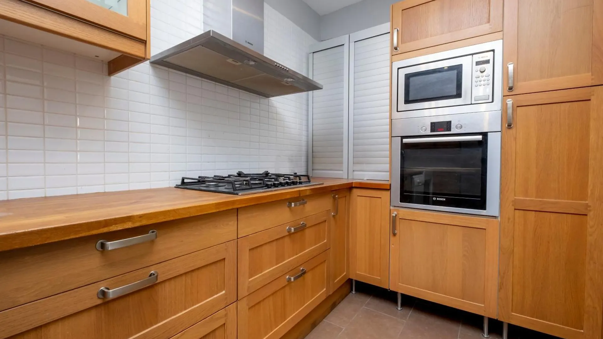 Fourlex Single Detached House - 2 Bathrooms - Central Location - Private Terrace Istanbul