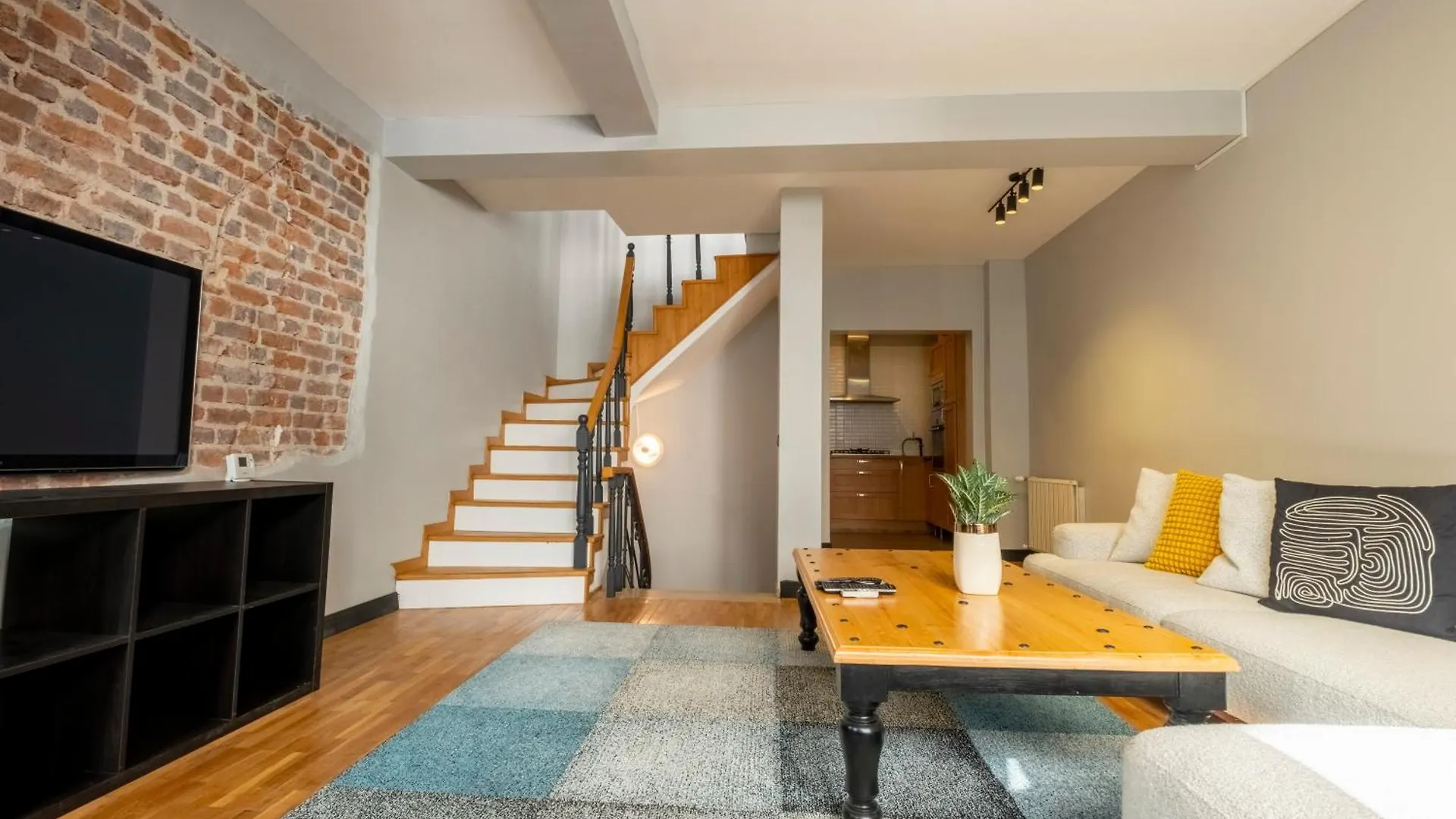 Fourlex Single Detached House - 2 Bathrooms - Central Location - Private Terrace 伊斯坦布尔 土耳其
